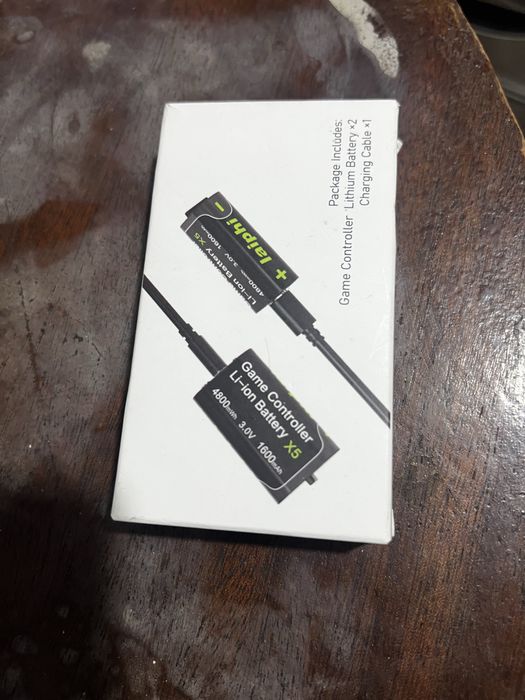 литий-ионный аккумулятор Laiphi X5 для игрового контроллера.