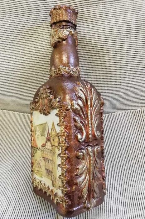 Ръчно декорирана бутилка