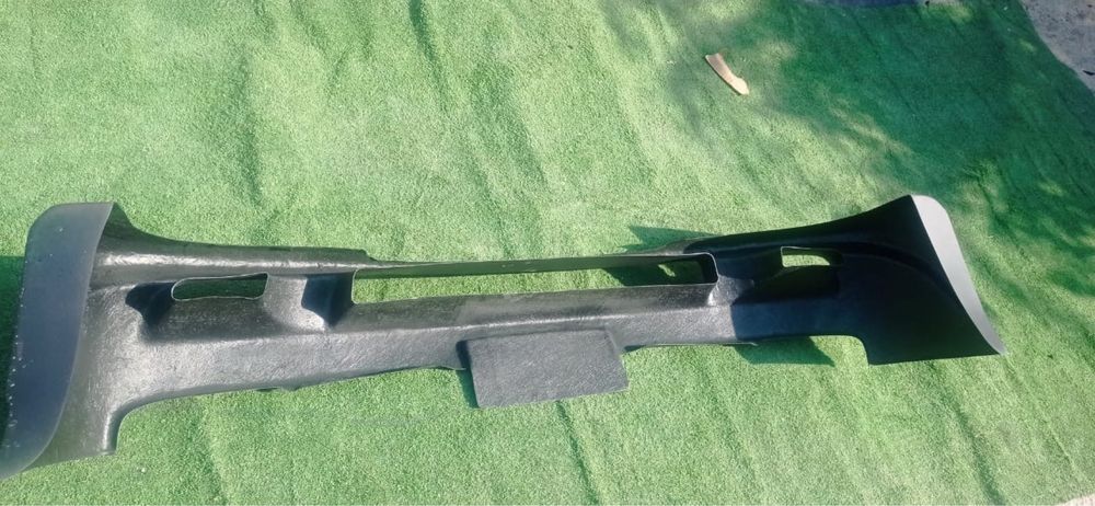 Накладка на бампер лх470