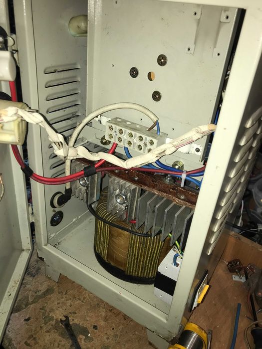 Регулятор напряжения. Выпрямитель Зарядное