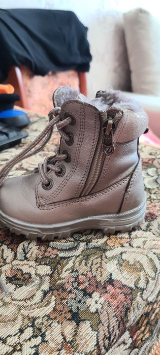 Продам зимние детские сапожки