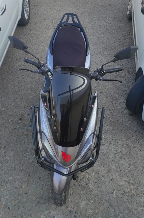 Tayger Skuter sotiladi 150kub
Prabeg 7000km
Xolati yaxshi yangi