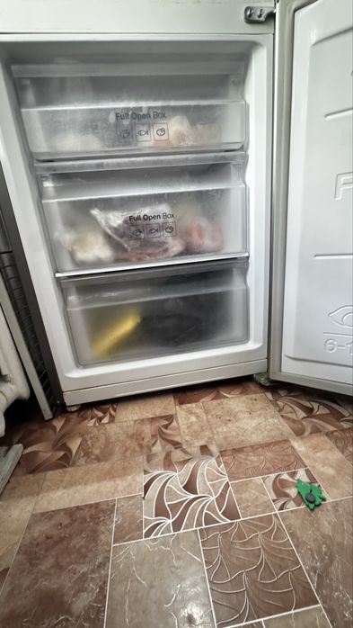 Продам холодильник Самсунг