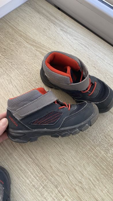 Vand 2 perechi papuci decathlon