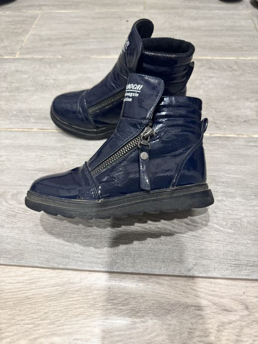 Продам осеннюю обувь на девочку