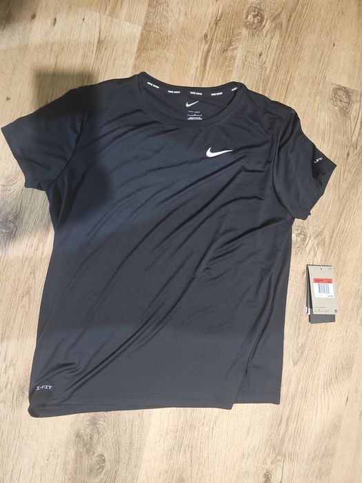 Тениски Nike, Tommy Hilfiger