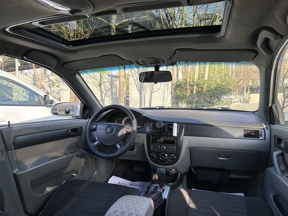 Ласетти 1.8 сотилади