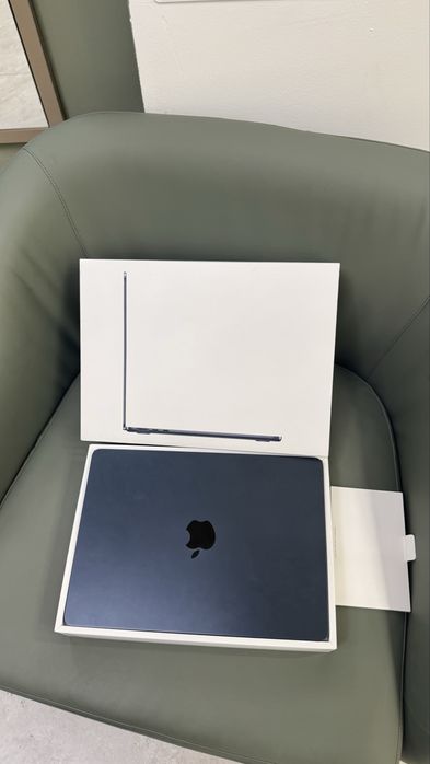Macbook air m2 16/256