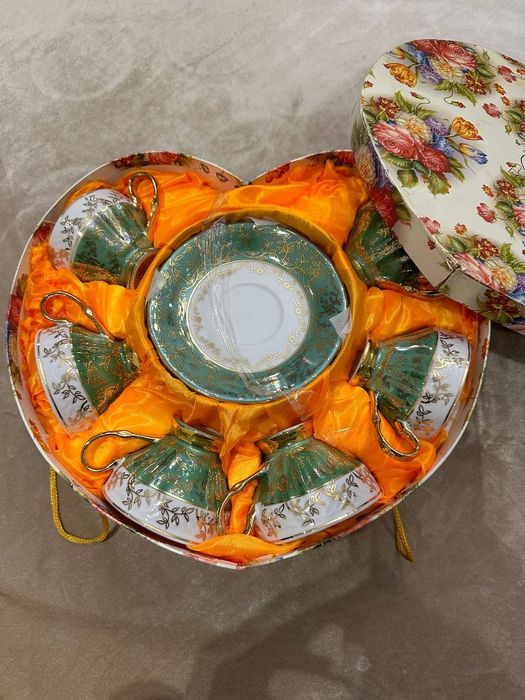 Продаются чайные сервизы, бокалы, рюмки, столовый набор, менажница