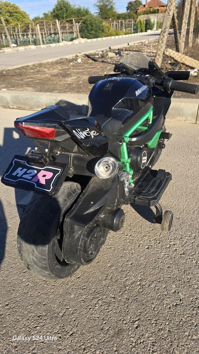 Детски акумолаторен мотор