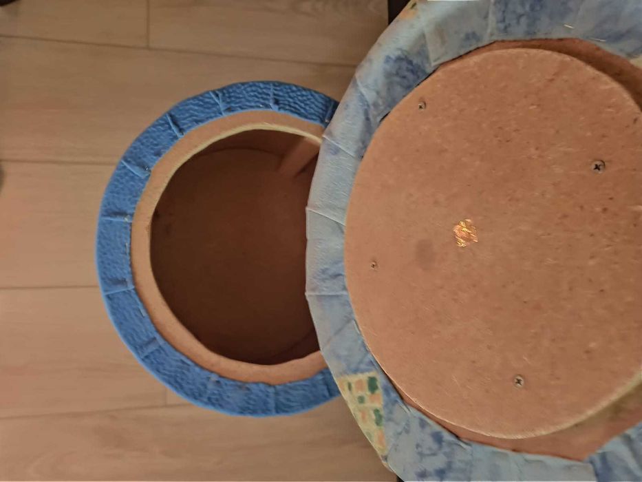 Пуфик с ящиком на ножках