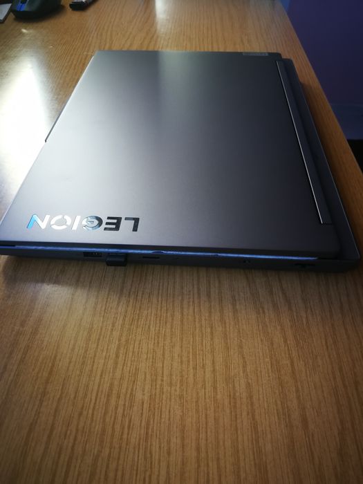 Лаптоп Lenovo Legion 5 16IRX9 с Windows 11 Pro-лицензиран
