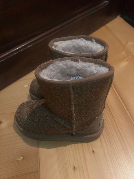 Ugg обувки оригинални за дете