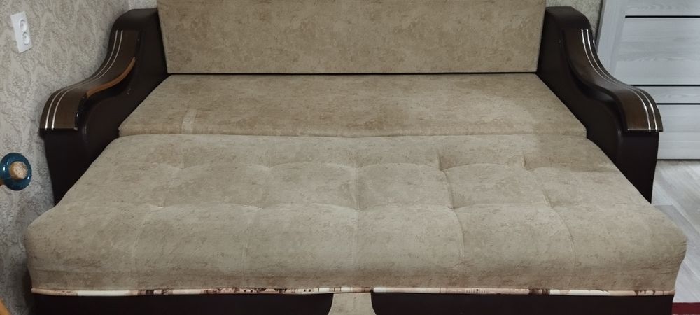 Срочно продаю диван