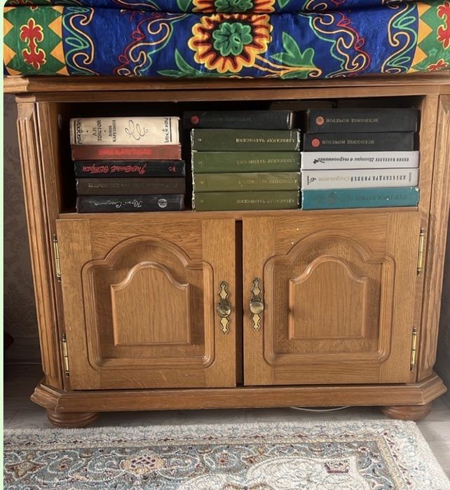 Продам тумбу дубовую