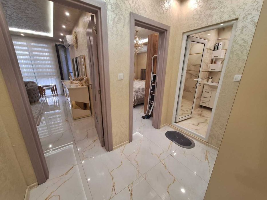 Продава се Двустаен апартамент в Пловдив, Гагарин - 60 кв.м за 1190 €/кв.м - Снимка #1