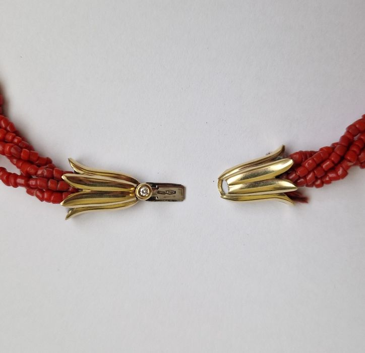 Colier din coral și aur 18K