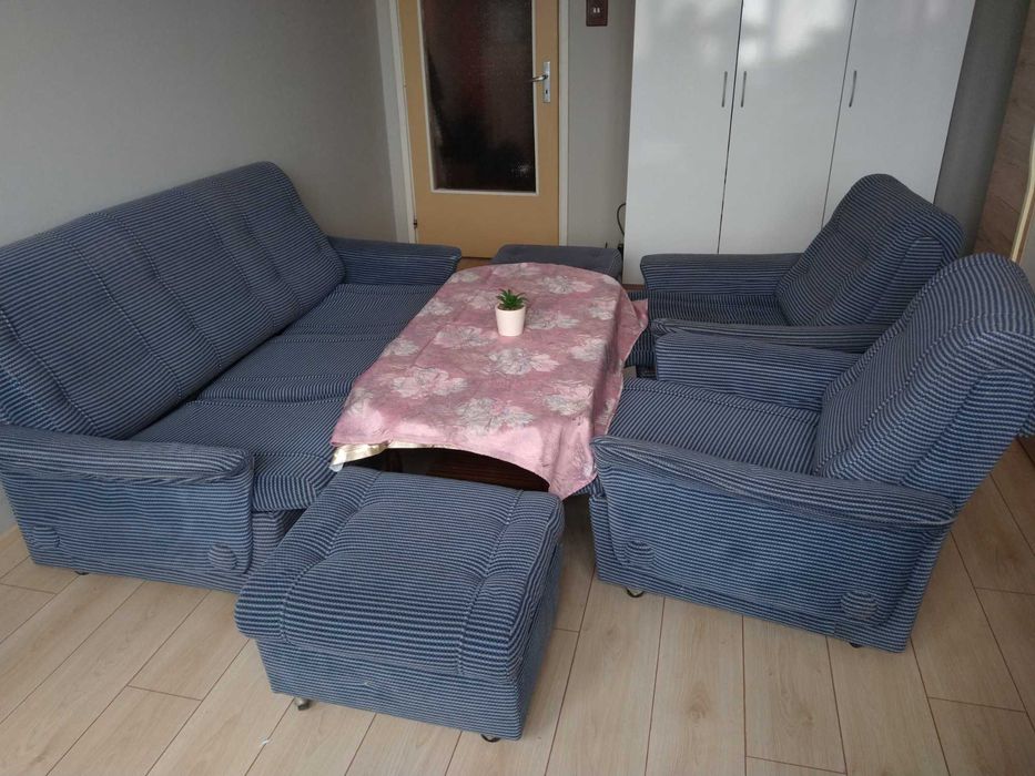 Продавам запазена холова гарнитура изгодно . Стара Загора.