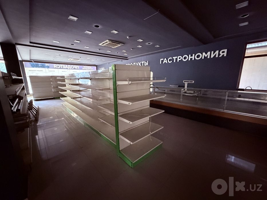 Стелажи, овощные полки и кассовые островки все для супермаркета готово