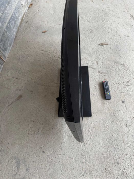 Телевизор SAMSUNG LE32A330J1 с дистанционно