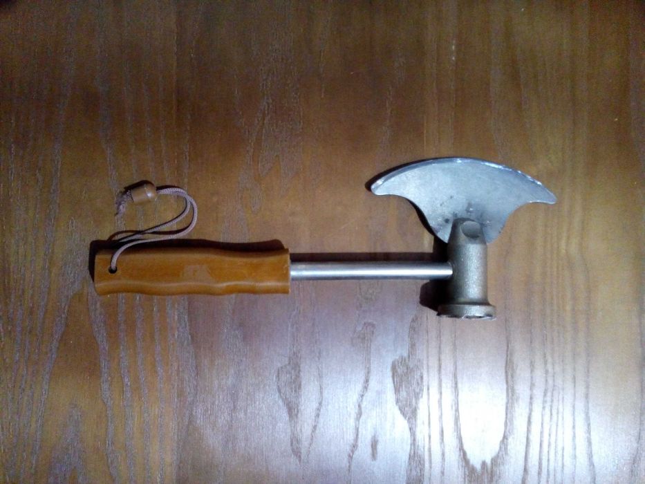 Топор среднего размера Производство СССР.