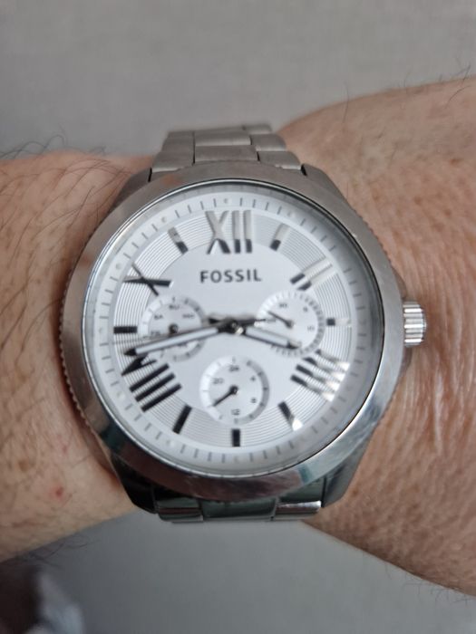 Часы от фирмы FOSSIL