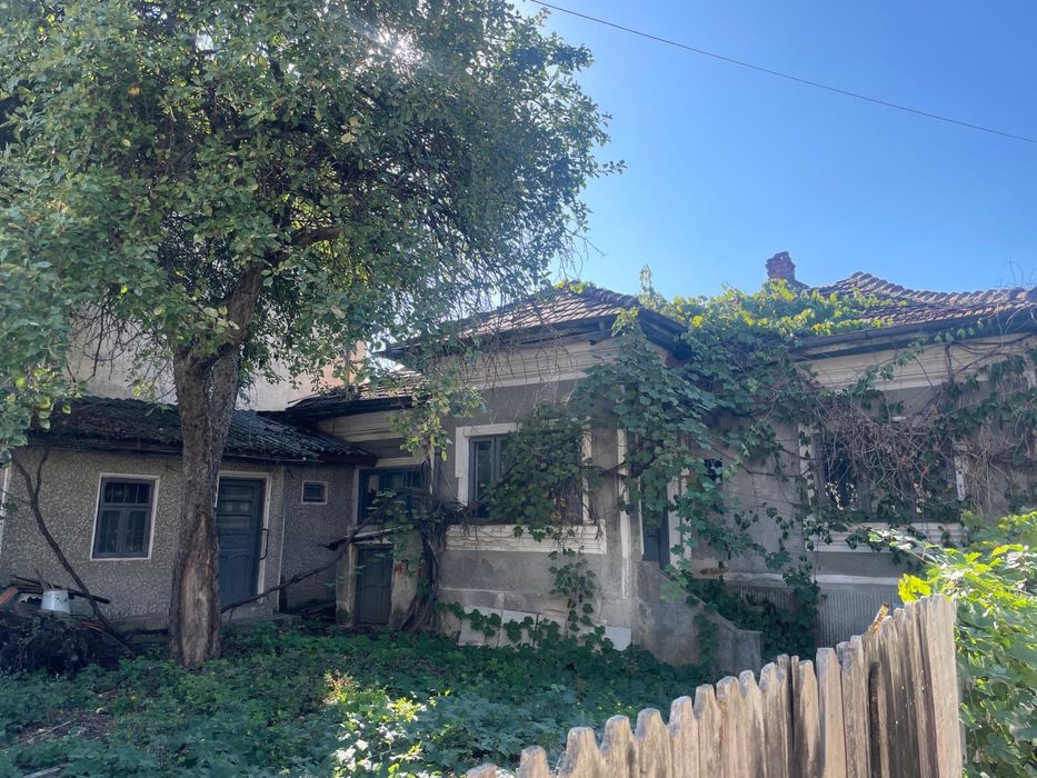 Vand casa,zona centrala.