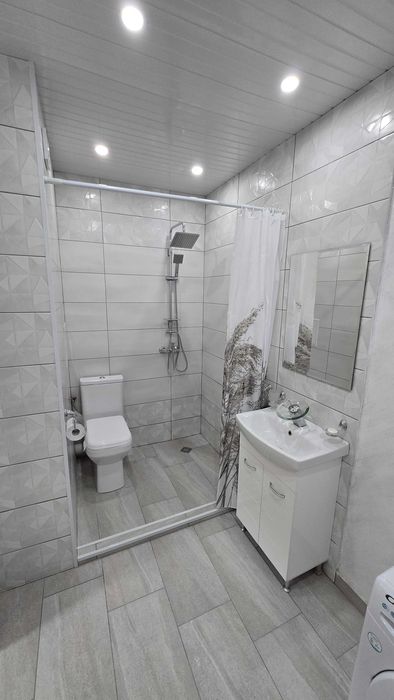 Продава се 2-стаен апартамент след основен ремонт с ТОП разпределение и тройна гледка!