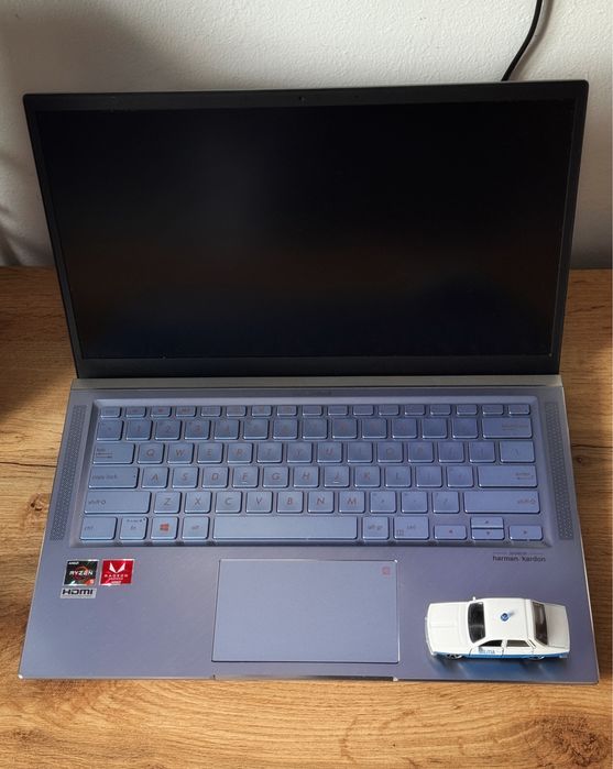 Laptop Office Asus ZenBook 14 / Ryzen 5 3500 / 8GB Ram