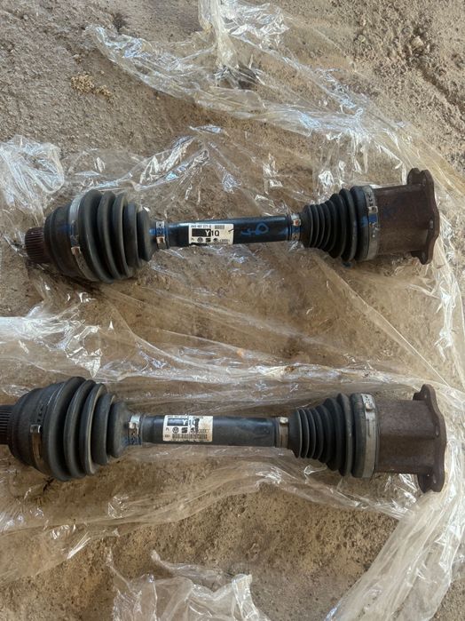 Vând  2 planetare  originale pentru audi A4 b8