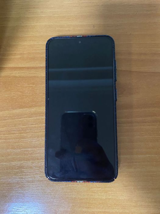 Продам samsung galaxy s24 в черном цвете 8/128