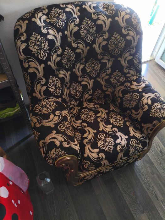 Tapițer canapele reparații