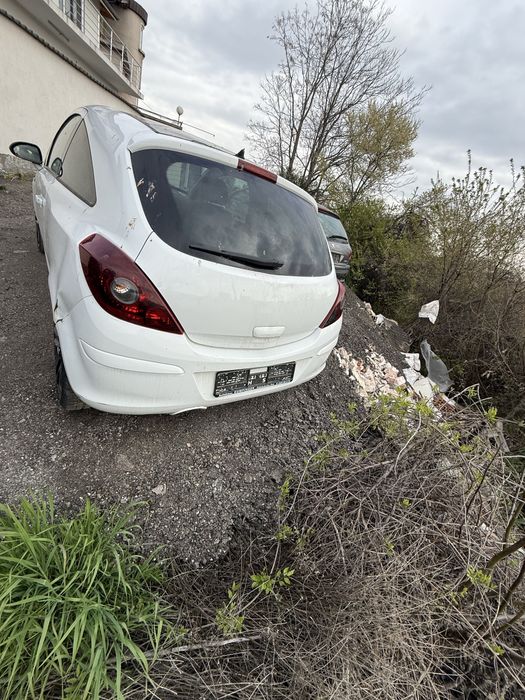 Опел корса 1.2 Д  opel corsa D 80 коня на части