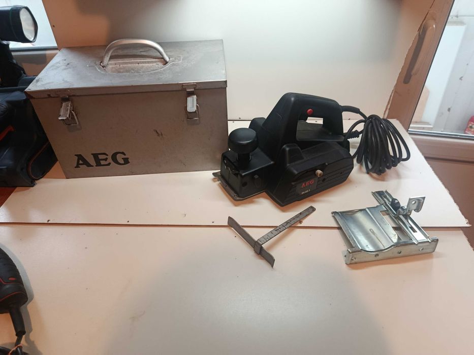 Rindea electrica AEG EH 82-1 800W 3.8A 13000rpm fabricata in Germania Randea Aschiere lemn randeluire