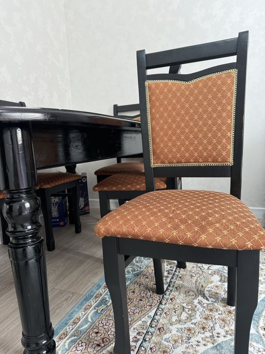 продам стол со стульями 6 шт