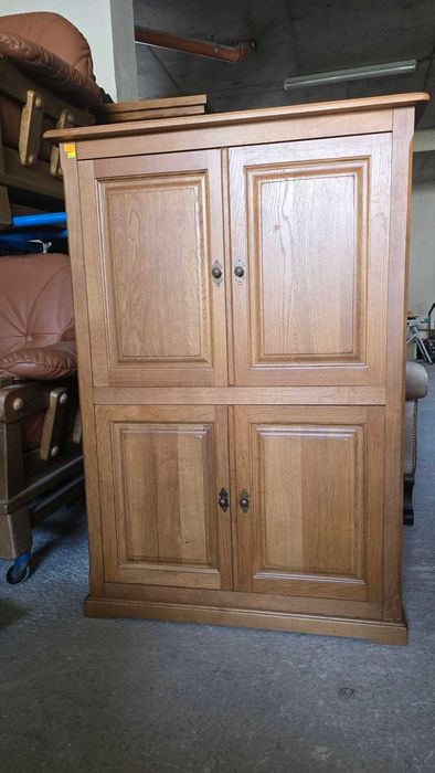 Дъбови витрини, шкафове, библиотеки, внос от Нидерландия