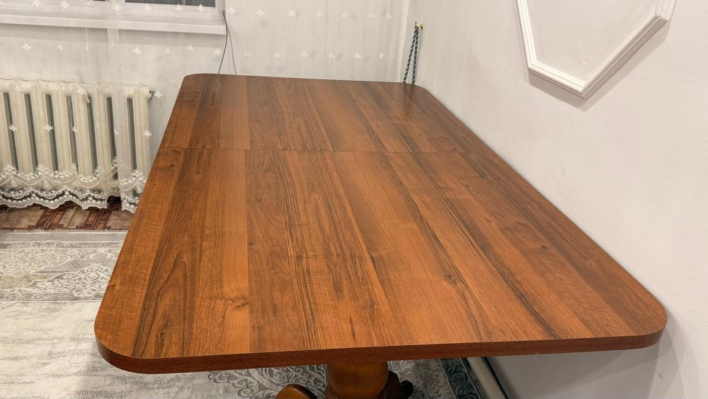 Стол гостиный продам