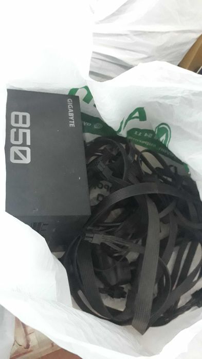 Блоки питания Gigabyte Gold-серии
