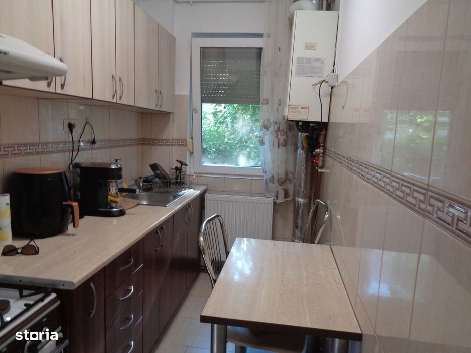 Apartament 2 camere, termoteca, balcon, geam la baie ,parter VLAICU — fotografia 1