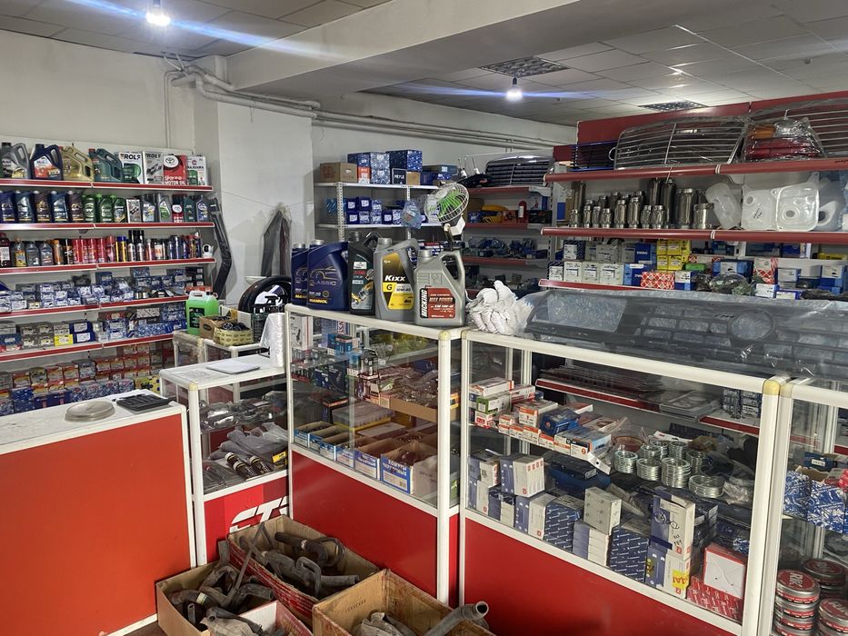 Магазин автозапчастей