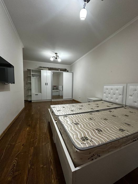 Махтумкули новостройка паркенский 1-комнат 1-этаж 9-этажка