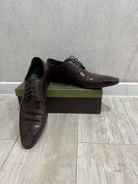 Мужские туфли.