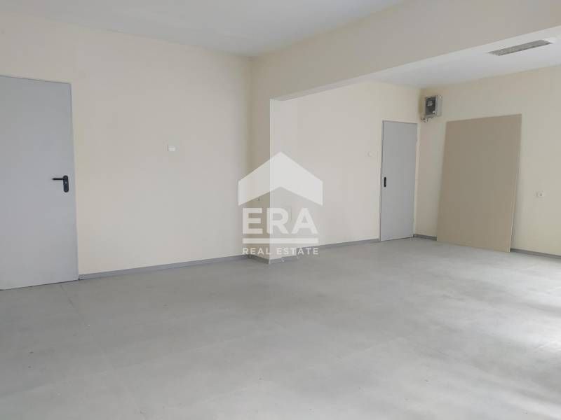 Дава се под наем Офис в Варна, Гръцка махала - 50 кв.м за 415 € - Снимка #1