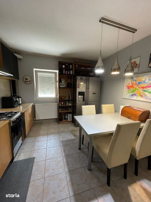 Apartament cu 3 camere, confortabil, etaj 3
