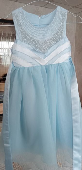 Платье на девочку, 5000 тг.