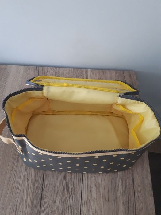 Куфарче/ Несесер за гримове, бижута или тоалетни принадлежности