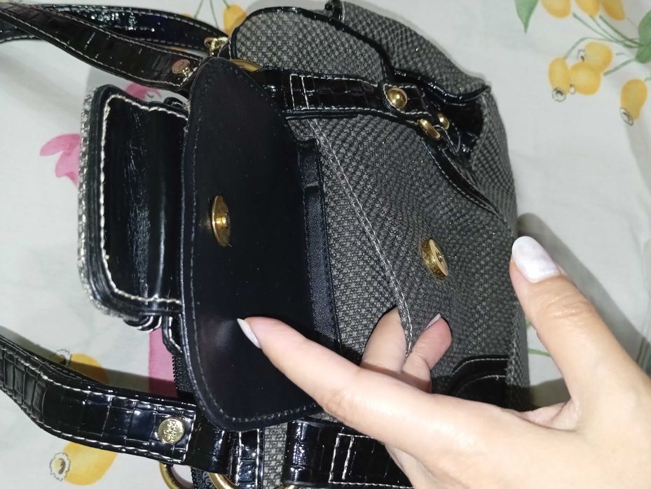 Geanta eleganta Charlotte Reid London gri cu insertii aurii, moderna