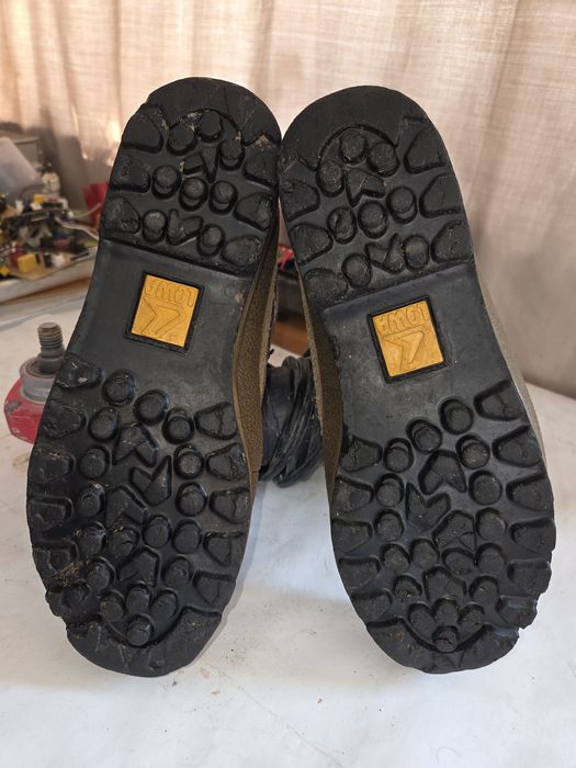 LOWA обувки маркови