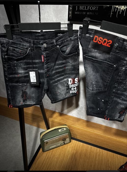Blugi scurti dsquared2 new model 2026