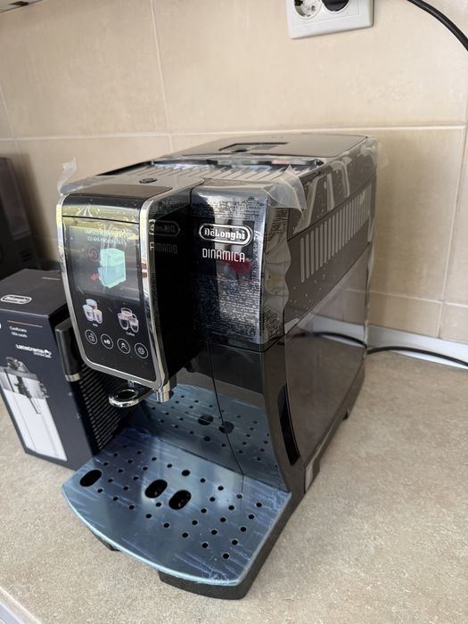 Espressor expresor delonghi Dinamica plus ca nou  Garantie 6 luni